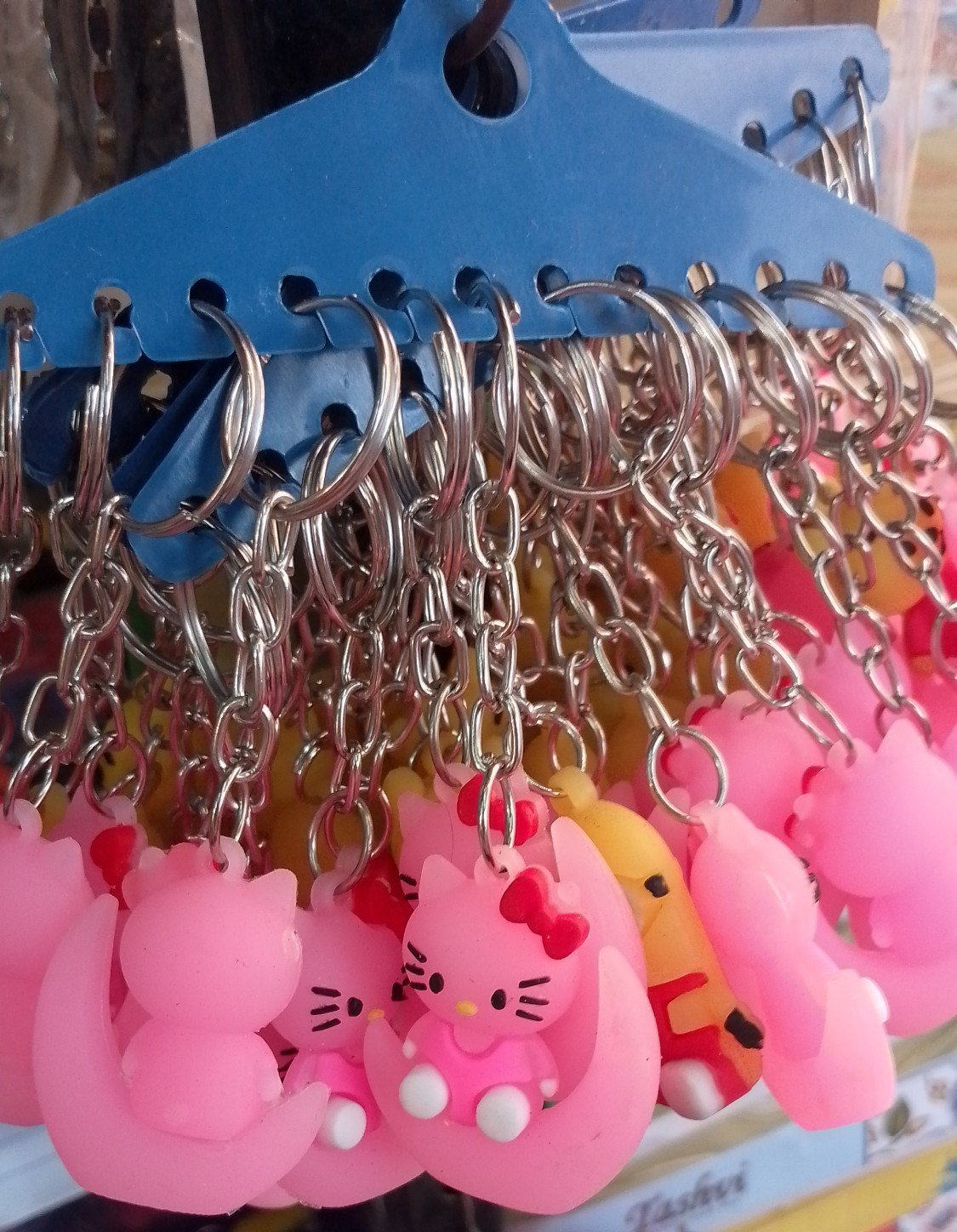 20129 (12 pcs) Cute Character Keyrings Keychains for Girls Random Design - Image 4